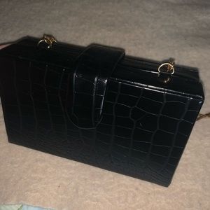 Box crossbody bag